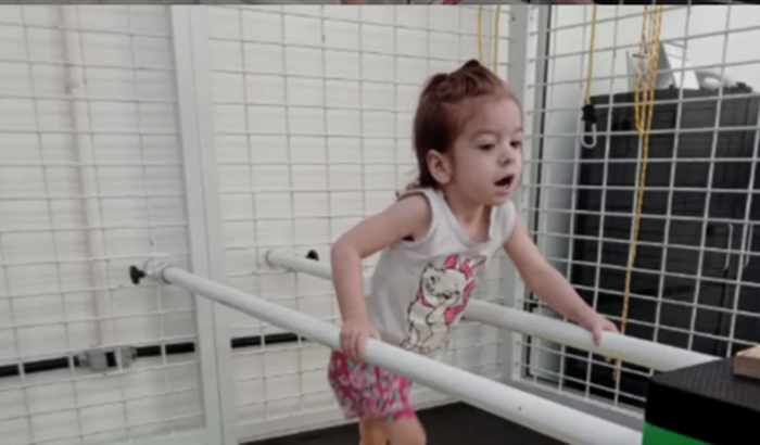 Ajude a Isis continuar com tratamento