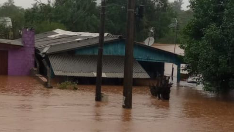 Ajuda ao Flávio que perdeu tudo na enchente 