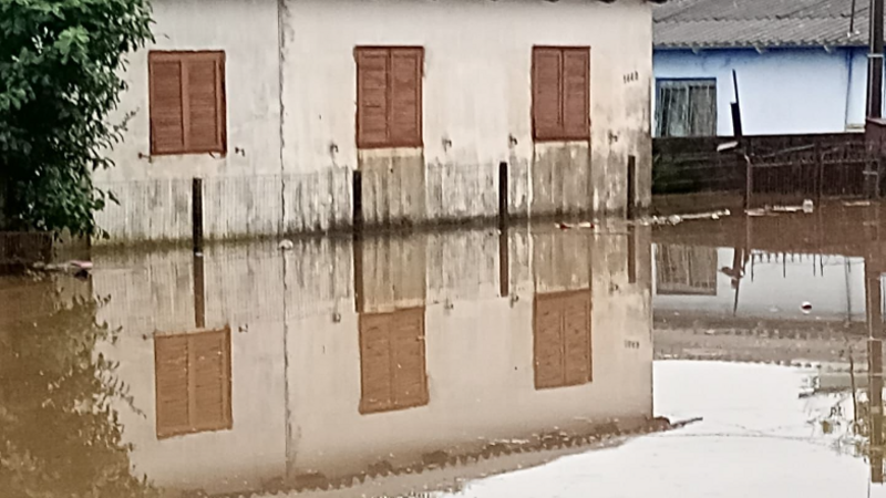 Nos ajude a recomeçar e reconstruir a vida 