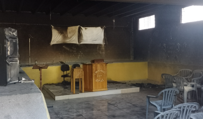 Igreja incendiada