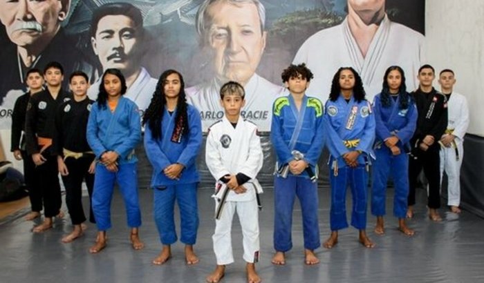 Ajuda para atletas kid's lutarem o Brasileiro de jiu-jitsu em São Paulo 