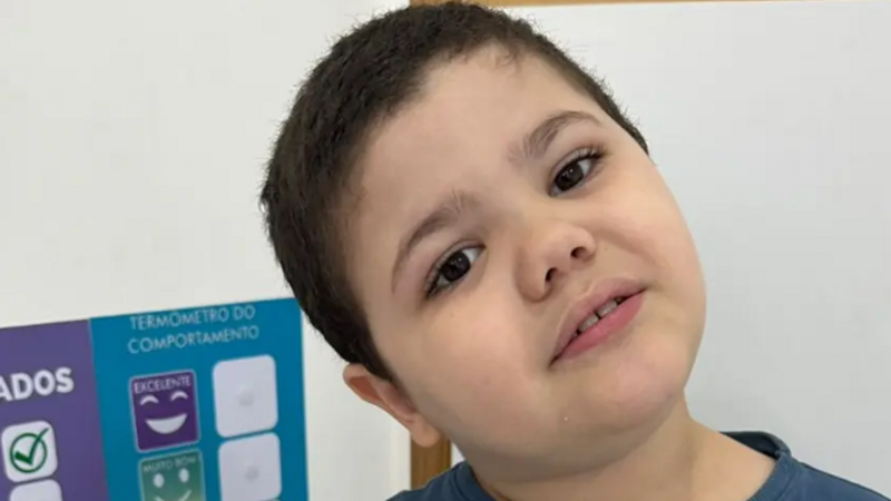 Ajude o Enzo a não parar de fazer as terapias 