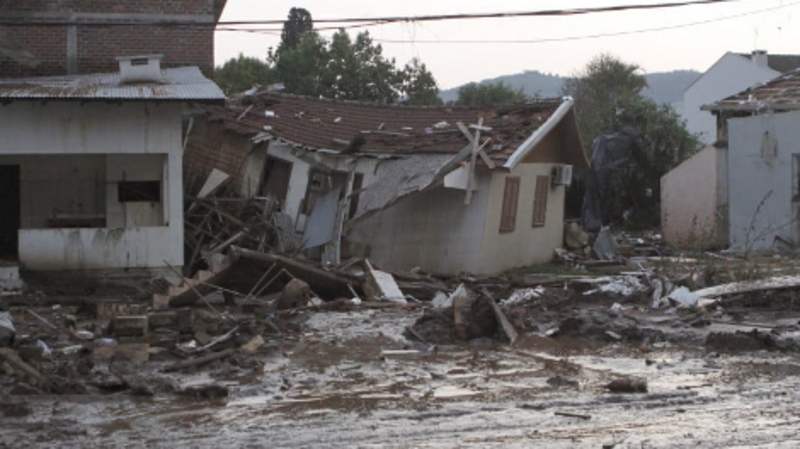ENCHENTES NO RS - Doação Solidária