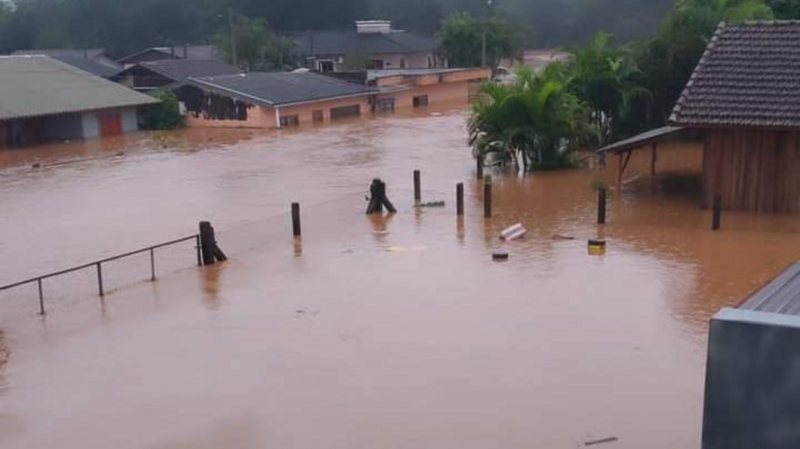 ENCHENTES NO RS, NOS AJUDE POR FAVOR!