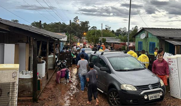 Recuperação da Enchente - Comprar roupas e comida