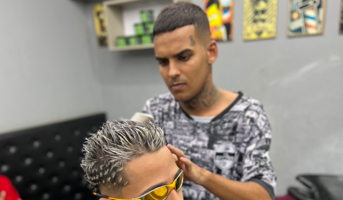 Ajudar a comprar meu material de trabalho da barbearia 