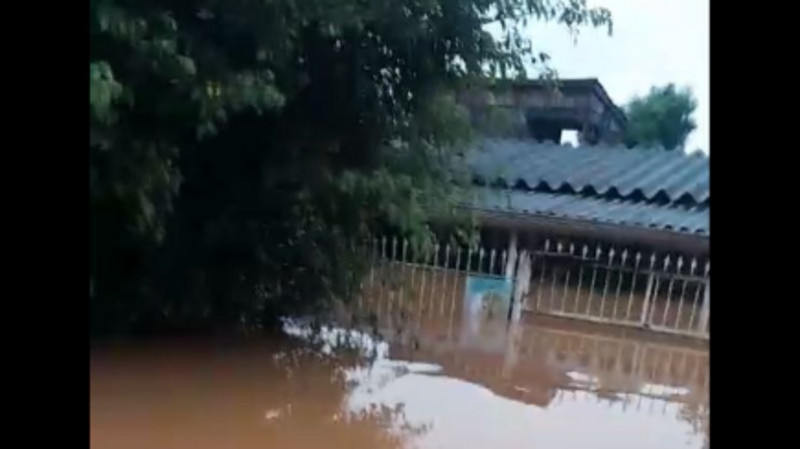 Reconstrução da casa da Karin após enchentes no Rio Grande do Sul
