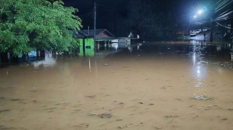 Vítimas de enchente em Rodeio Bonito
