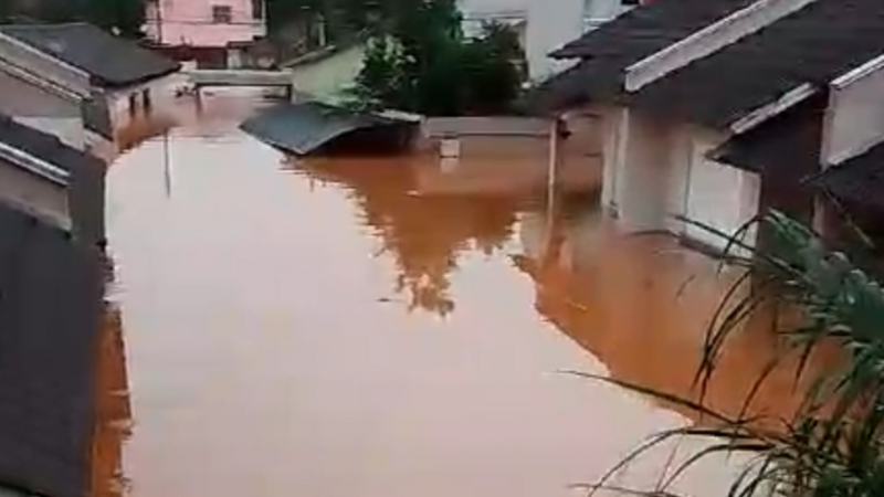 Ajuda a Ilê Mãe do baterista dos Atuais