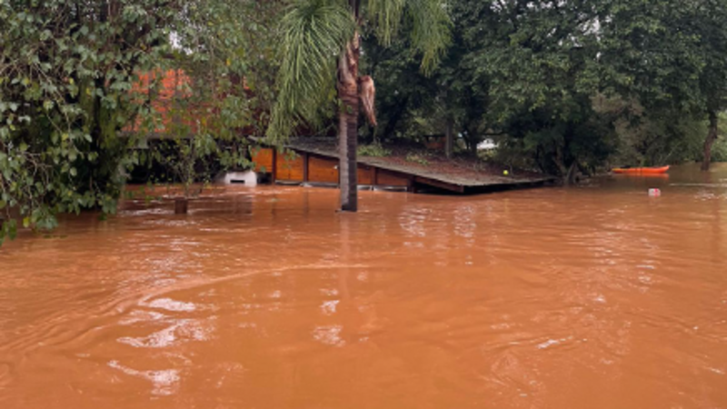 Ajuda Valdecir e família que perderam tudo na enchente 