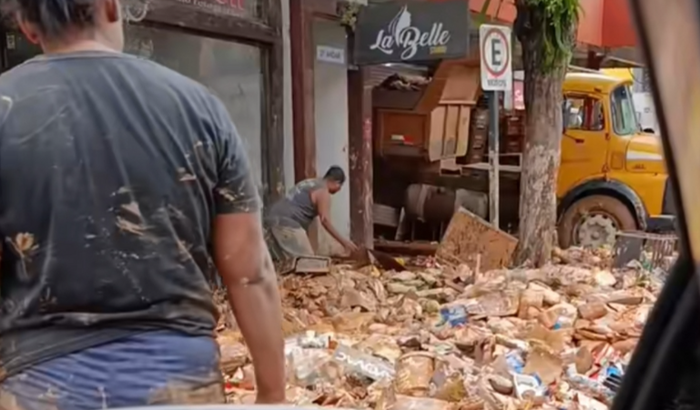 Socorro Brasil.. vamos ajudar nosso Rio Grande do sul