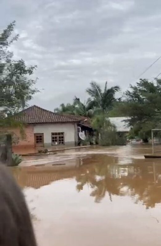 SOS Família Lesnieski Vítima da enchente