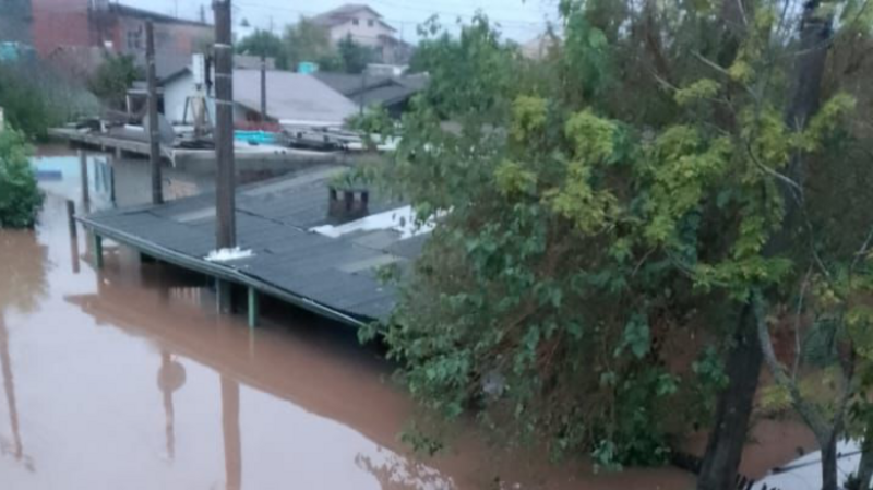 RECONSTRUINDO APOS ENCHENTE 