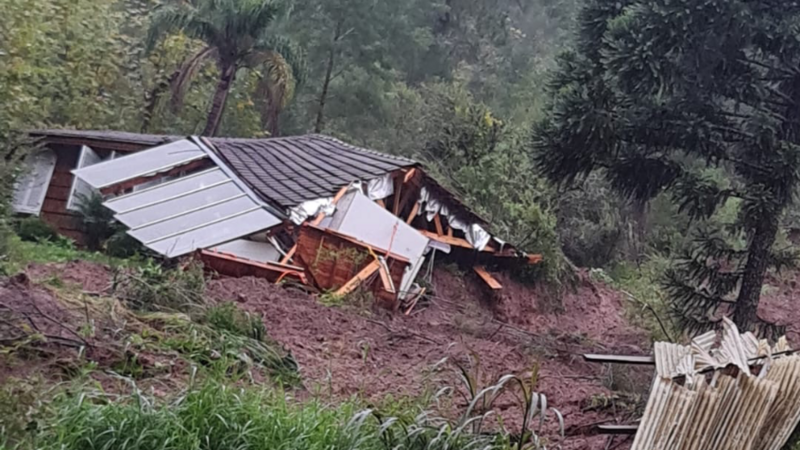 Ajude o Mauricio a reconstruir sua casa