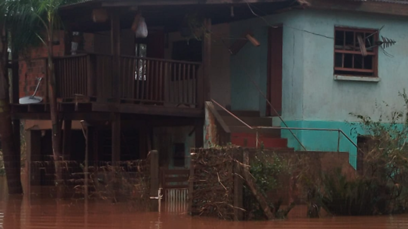 Ajuda para reconstrução... Devido as cheias do rio cai
