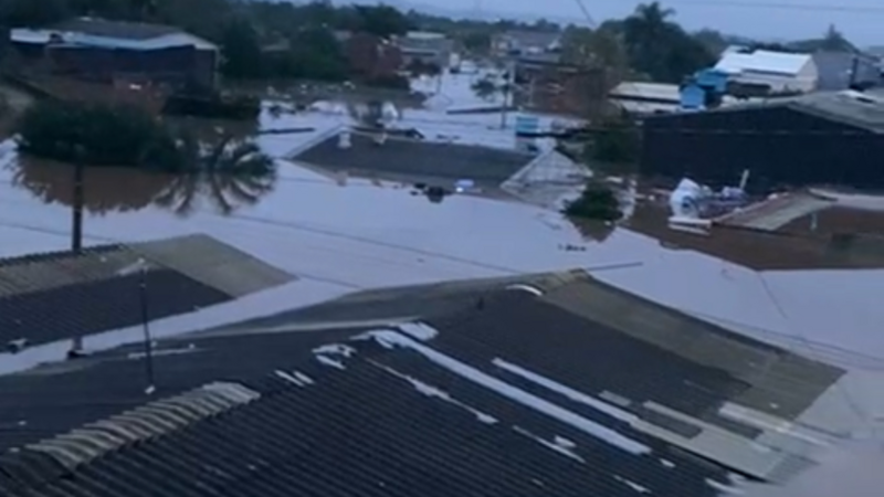 Ajuda para familiares que perderam tudo na enchente 