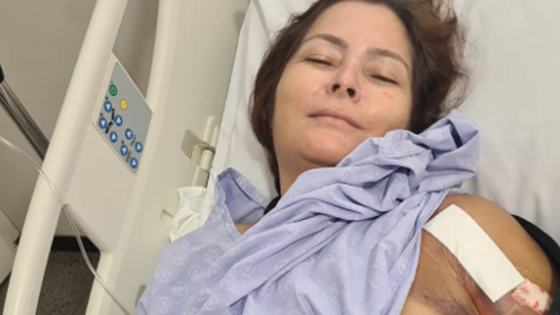 Ajude minha mãe na cirurgia do ombro 