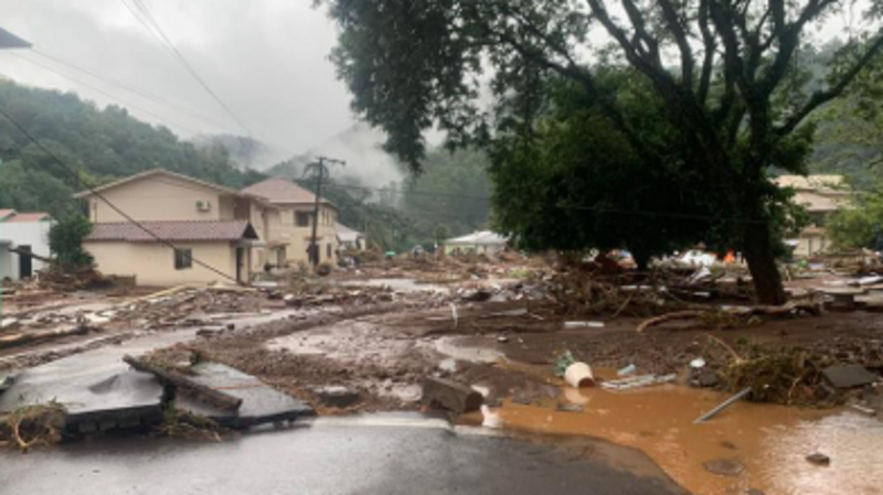 imagem da vaquinha Relvado precisa da sua ajuda