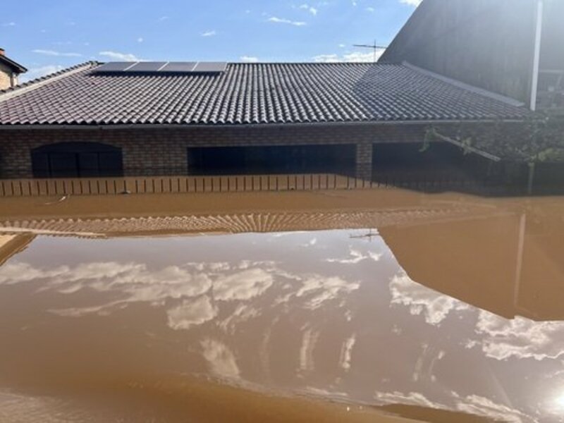 Ajude, perdemos tudo na enchente.