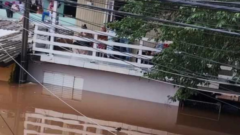 Precisamos da sua ajuda, perdemos tudo com as inundações.