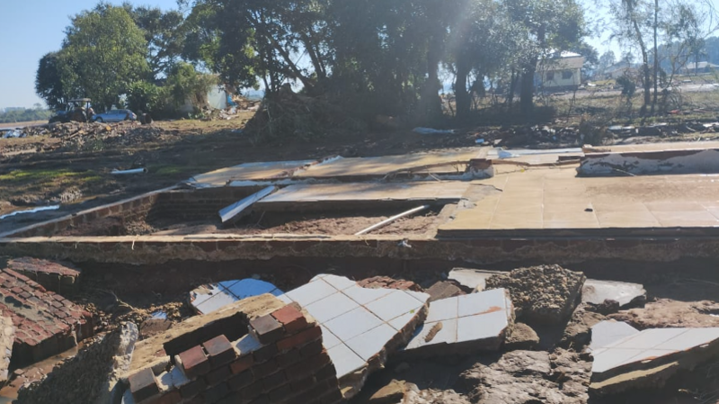 Reconstrução do Lar - Lisa e Pivi