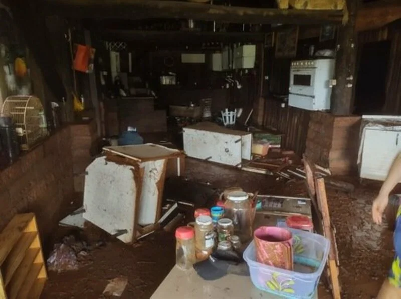 Ajuda pós enchente FAMÍLIA SIMON