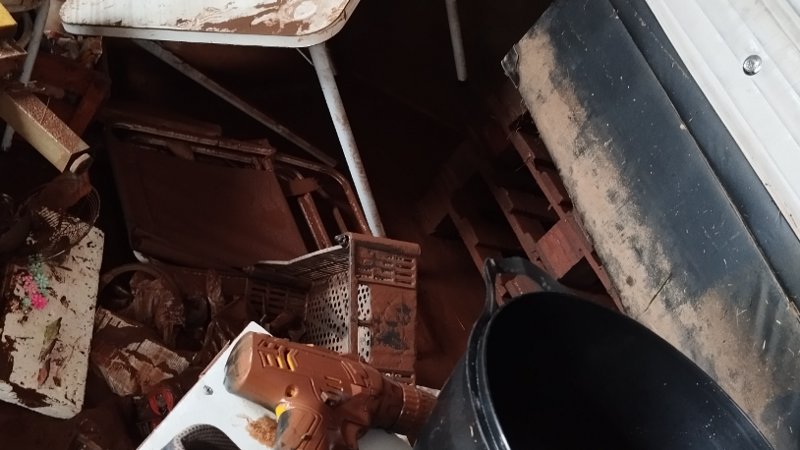 Uma mão amiga para os atingidos da enchente