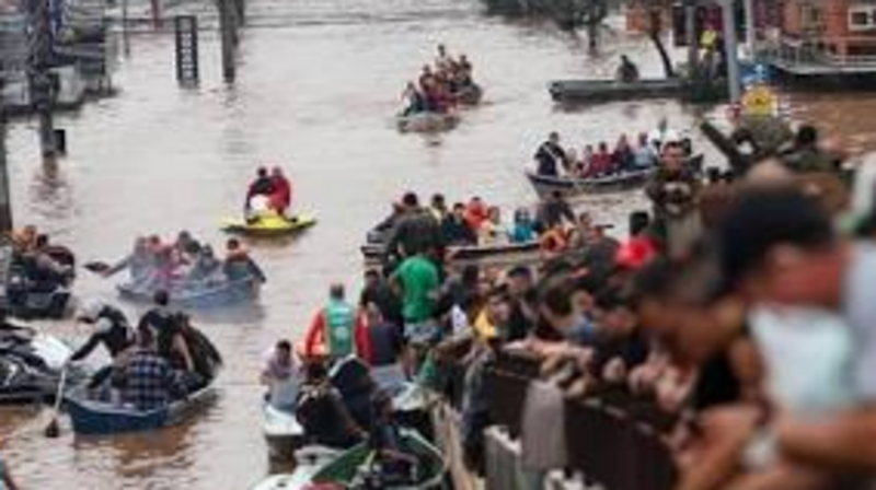 Ajuda Enchente para a comunidade de Mathias Velho, Canoas RS.