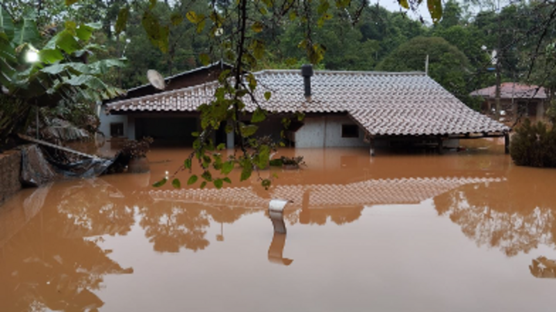 Família do Sul precisa da sua ajuda nesse momento.