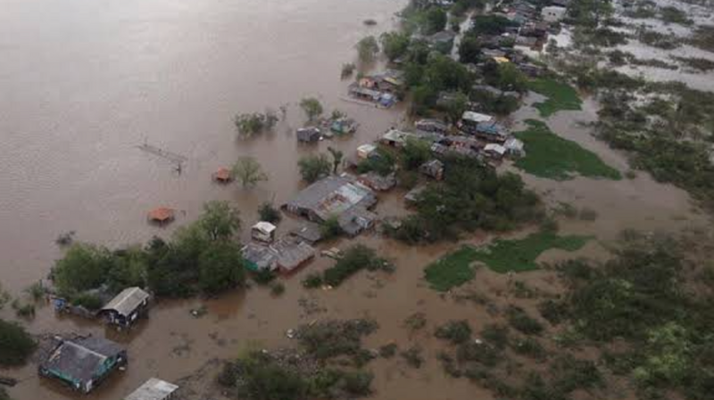 Colchonetes para desabrigados em Canoas