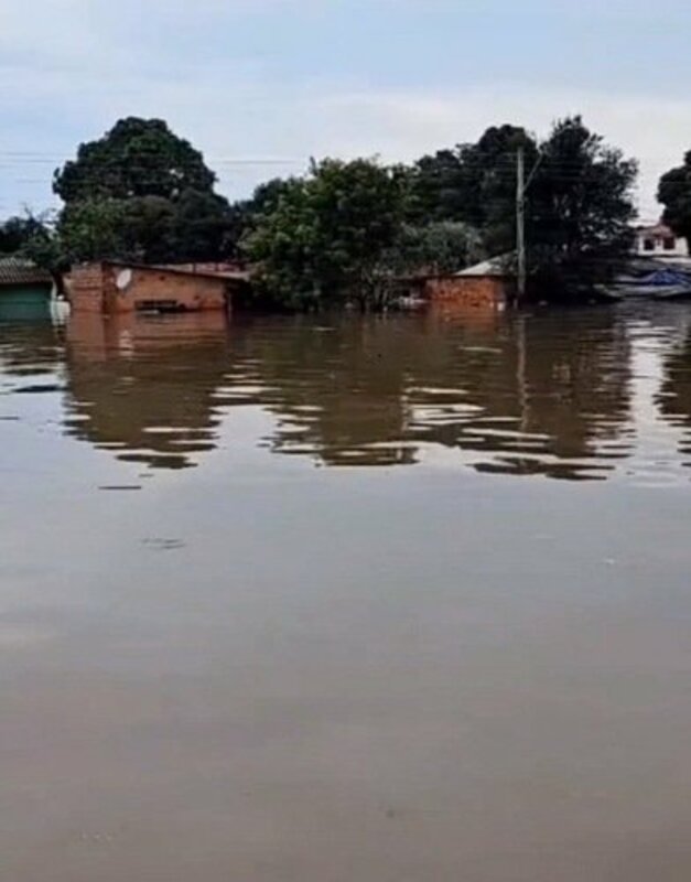 Ajuda direta à família vítima de enchente 