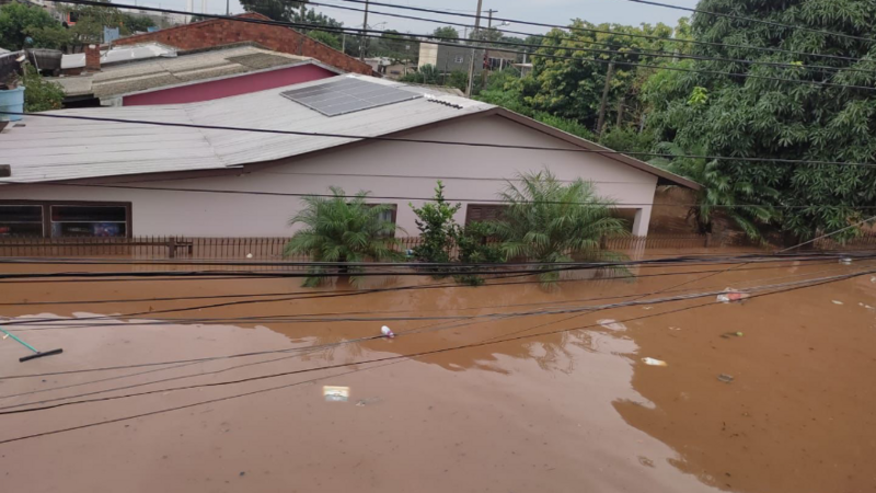 Vamos ajudar a Cleia a reconstruir a sua casa!