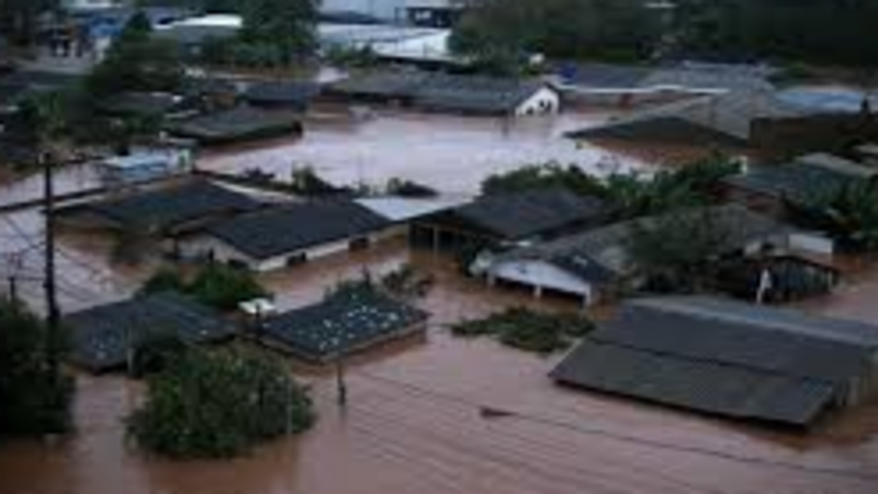 sou um dos desabrigados de eldorado do sul com uma comunidade de 50+ pessoas entre elas bebês e crianças