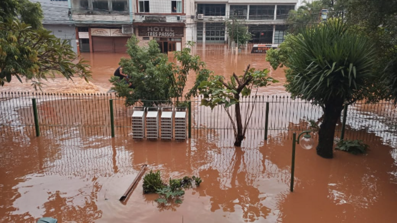 Ajuda para recomeçar depois da enchente