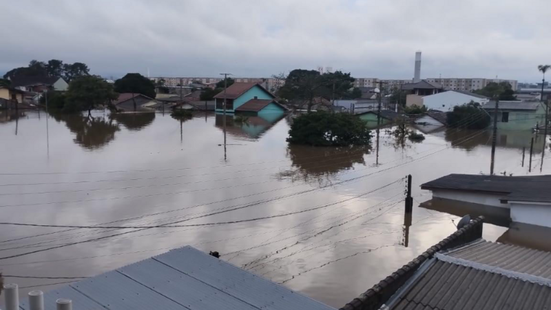 CASA SUBMERSA NA ENCHENTE COM TUDO DENTRO!