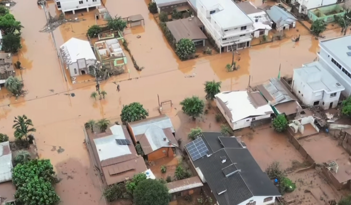 SOS ENCHENTES, AJUDA PARA CONSTRUIR UMA CASA