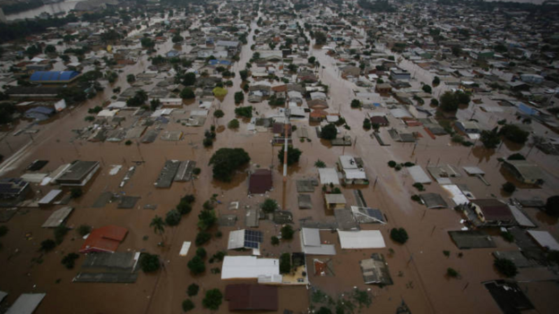 Inundações em Canoas: Ajude a família de João Xavier a recomeçar!