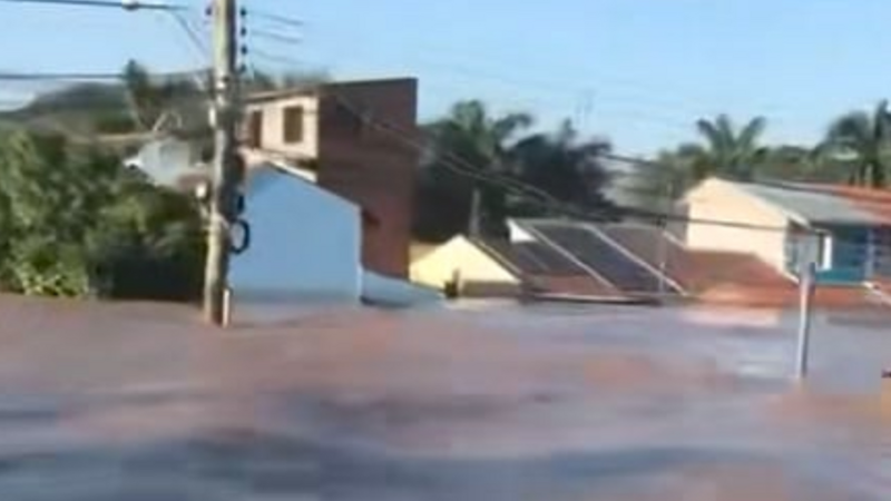 Reconstrução de nosso lar 🙏🏼 destruído com a enchente 