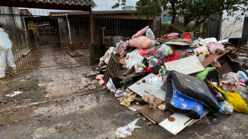 Família Borba atingida pela enchente em Canoas RS