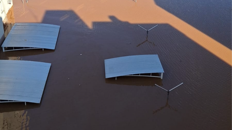 Juntos pela reconstrução da casa do Paulo