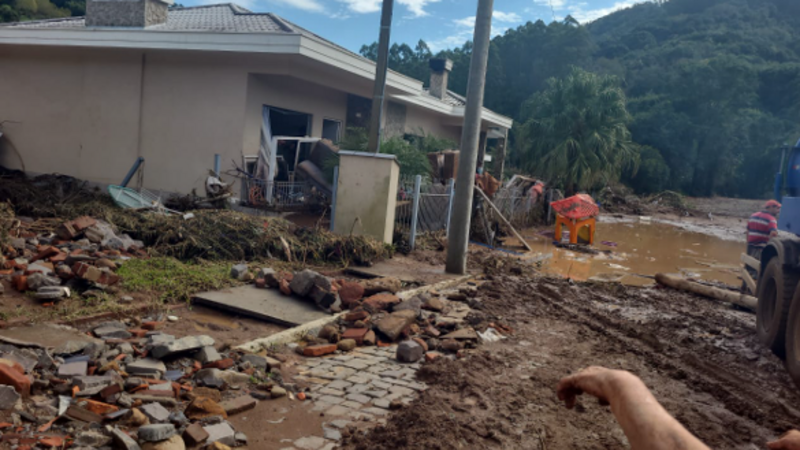 Ajuda para recuperar a casa dos meus tios 