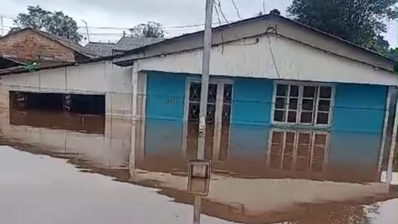 Auxilio imediato à famílias  devastadas por enchentes  no Sul