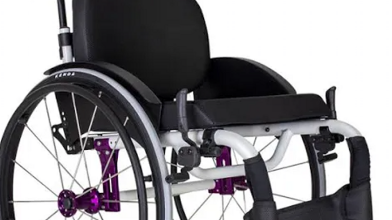 Ajude Davi Pereira a conseguir sua cadeira de rodas monobloco.