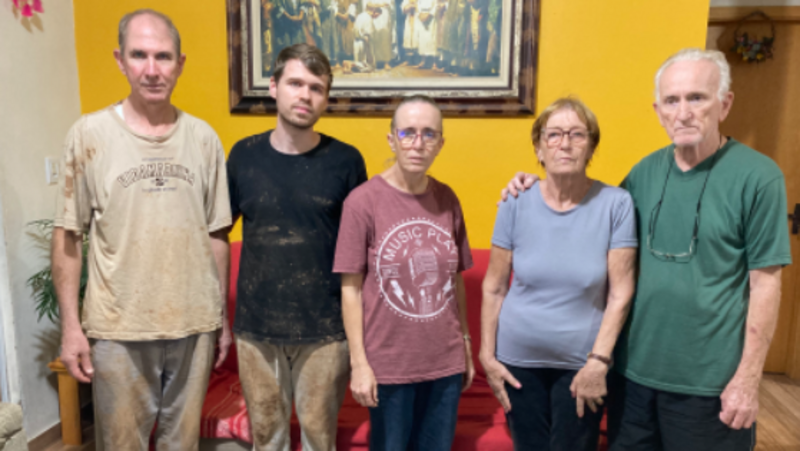 Ajuda para o tio Beto (Família Dias) - Enchente de Lajeado