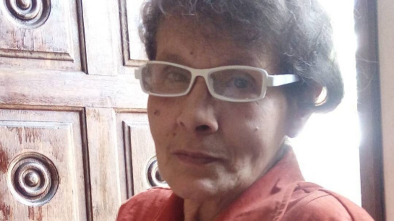 Minha sogra Lourdes, 70 anos, perdeu a casa na enchente em Canoas, está em choque. 