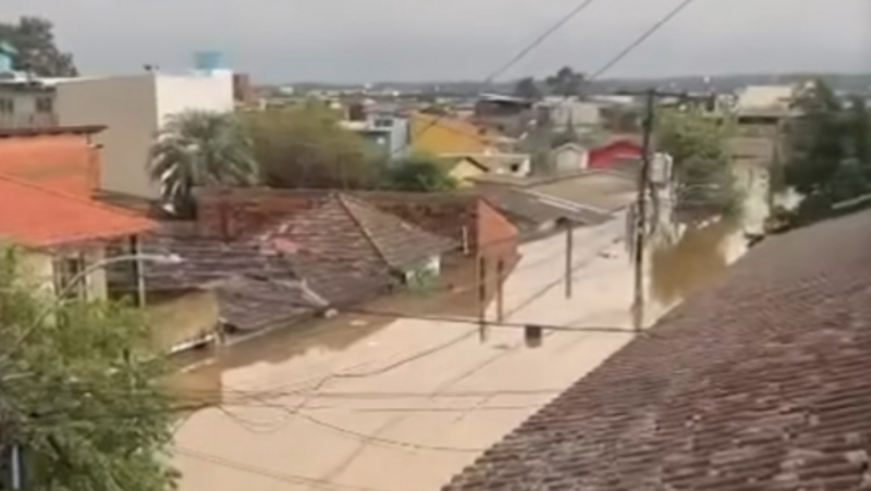 Família perdeu tudo em enchente no bairro Sarandi - Porto Alegre/RS