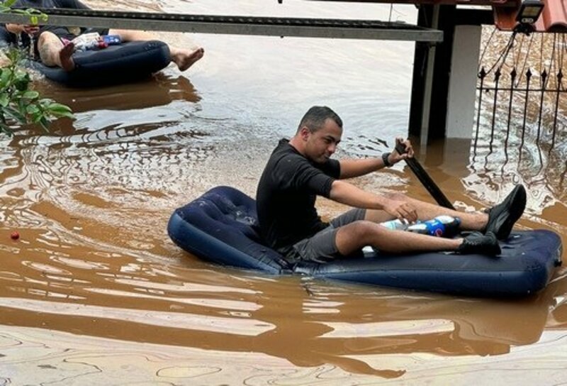 Ajuda Sd Vilmar Victor enchente CANOAS RS