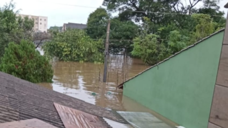 Ajudem a tia Beth, Carol e Marcelo a recuperar sua casa!
