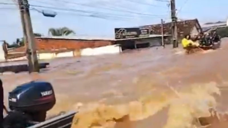 Socorro da Enchente para a Família da Juliana