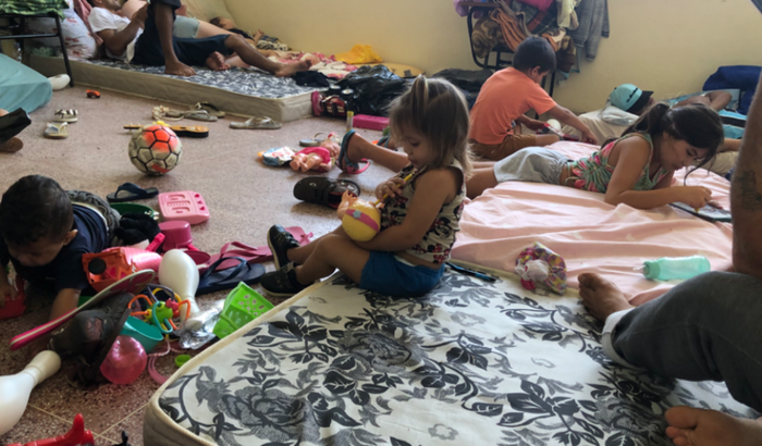 Ajuda para alimentação para mais de 60 pessoas 